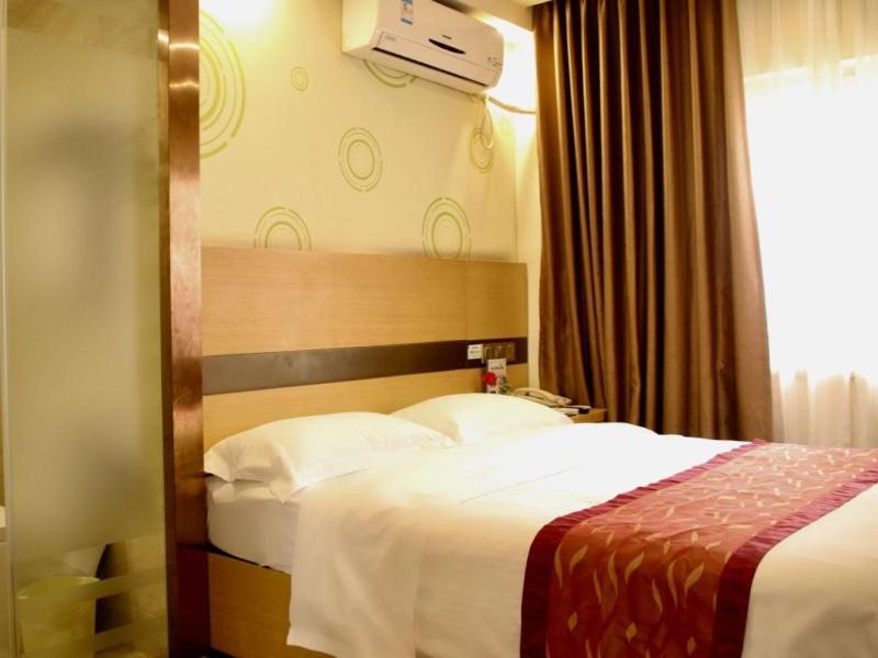Greentree Inn Zhejiang Ningbo South Railway Station Express Hotel Bagian luar foto