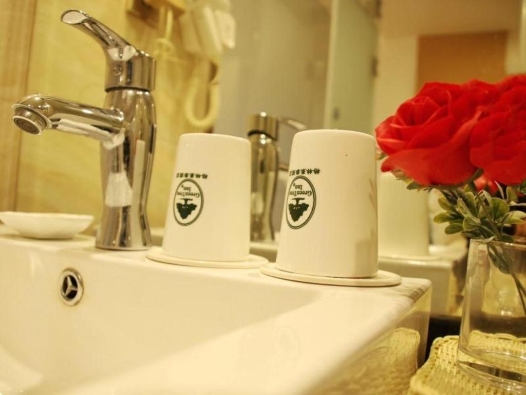 Greentree Inn Zhejiang Ningbo South Railway Station Express Hotel Bagian luar foto