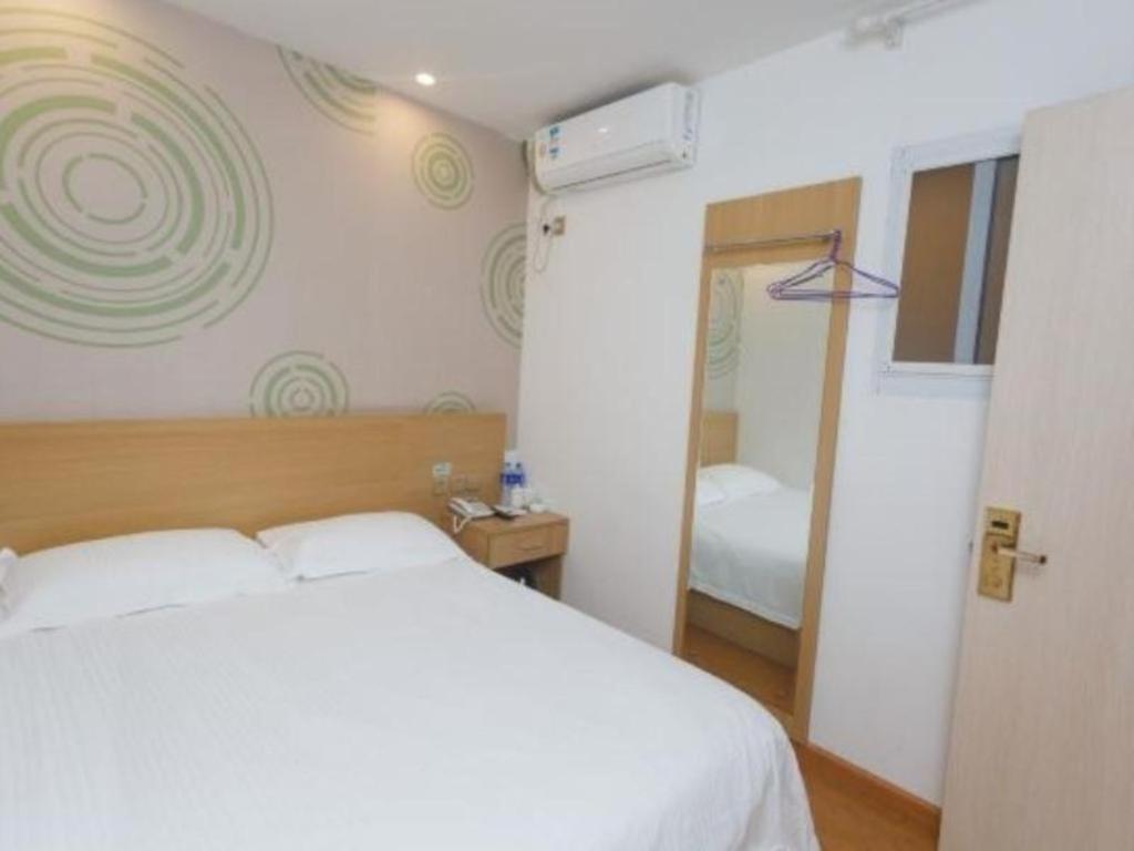 Greentree Inn Zhejiang Ningbo South Railway Station Express Hotel Bagian luar foto