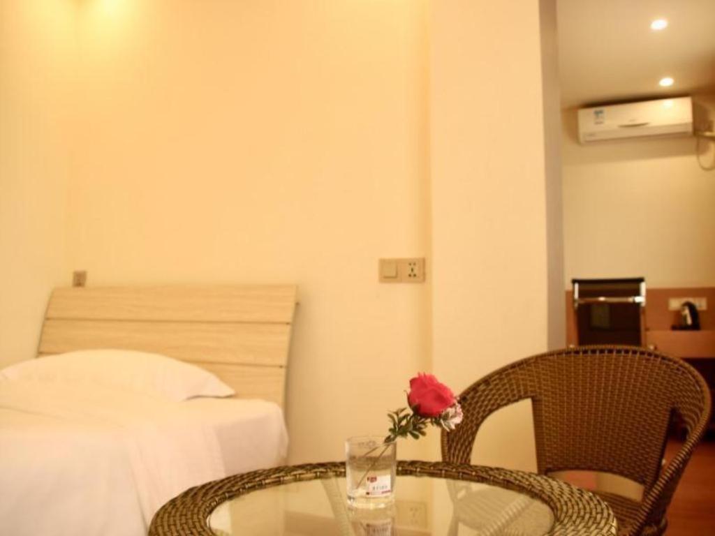 Greentree Inn Zhejiang Ningbo South Railway Station Express Hotel Bagian luar foto