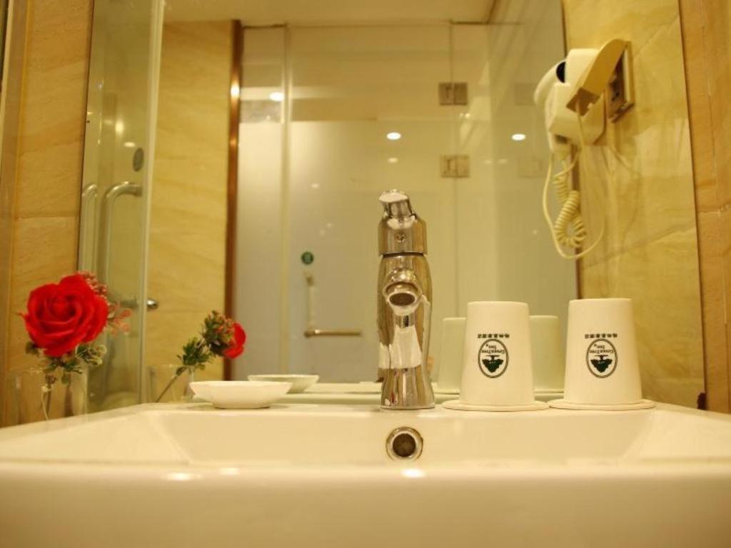 Greentree Inn Zhejiang Ningbo South Railway Station Express Hotel Bagian luar foto